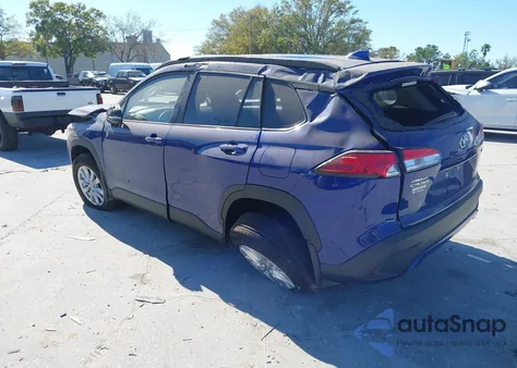 2023 Toyota Corolla Cross Le z USA, uszkodzony, nr VIN 7MUBAAAGXPV068892